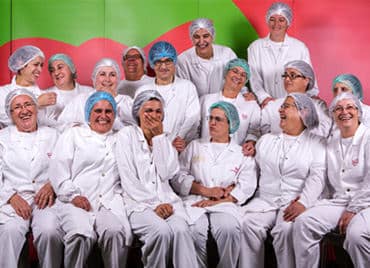 Bel manufacturing employees group shot